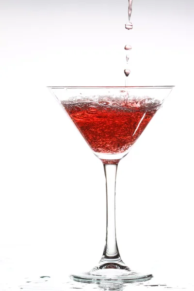 Red cocktail på vit — Stockfoto