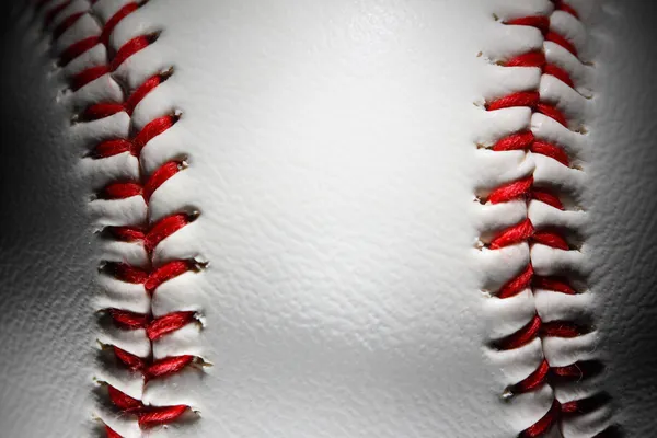 Gros plan d'une balle de baseball — Photo