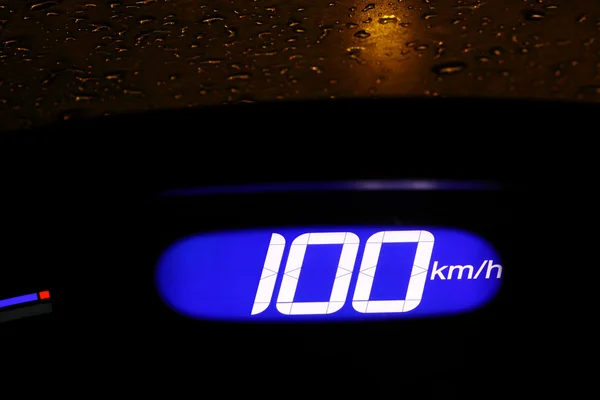 Podświetlany cyfrowy prędkościomierz — Zdjęcie stockowe