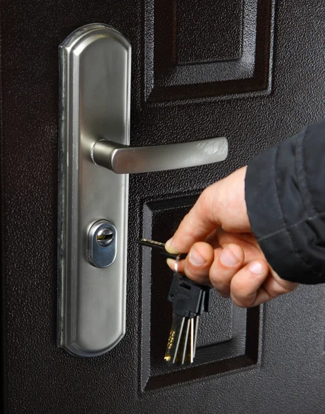 Kulcsok és az ajtó — Stock Fotó