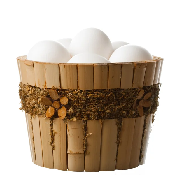 Ovos no balde de madeira — Fotografia de Stock