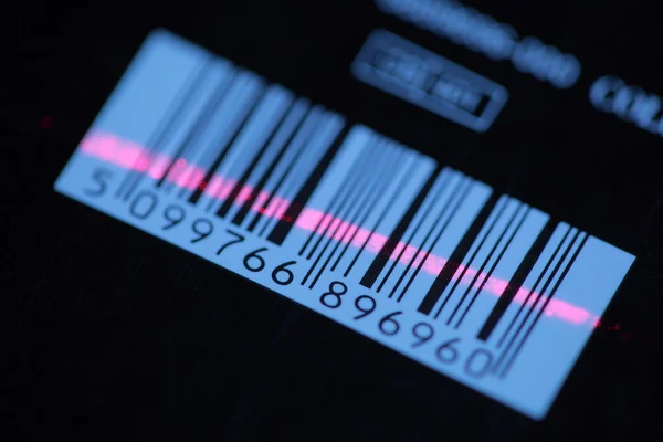 Barcode mit rotem Laserstreifen — Stockfoto