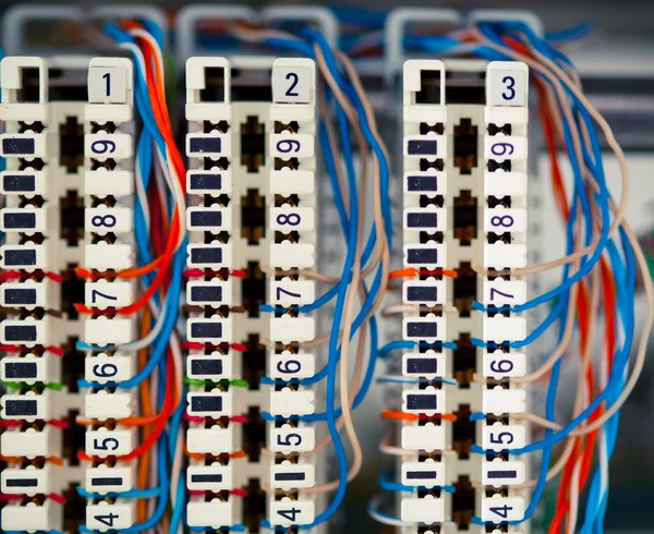 Panel de centralita telefónica con cables —  Fotos de Stock