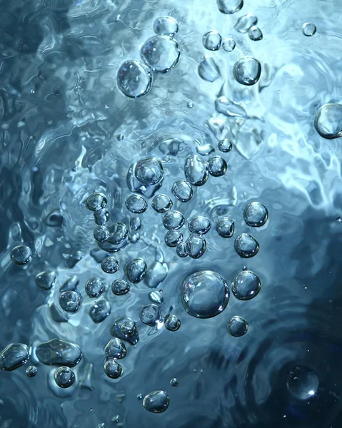 泡と抽象的な青い水 — ストック写真