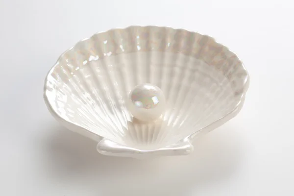 stock image White pearl in the shell