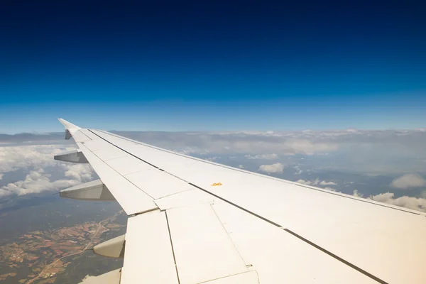 Wing of airplane — Stock Photo, Image
