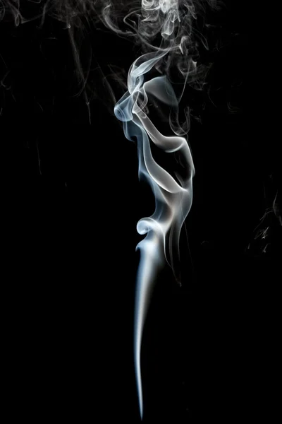Kouř izolovaných na černém — Stock fotografie