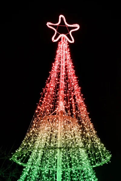 Árbol de Navidad iluminado — Foto de Stock