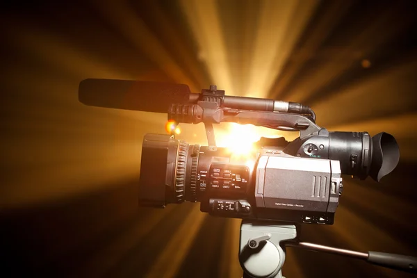 Videó kamera, a fényes háttérben — Stock Fotó