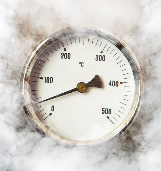 Termometre ve duman — Stok fotoğraf