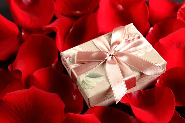 Романтический подарок — стоковое фото