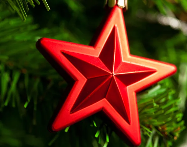 クリスマス ツリーの装飾 - 赤い星 — ストック写真