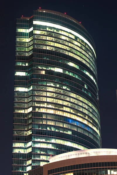 夜晚的摩天大楼 — 图库照片