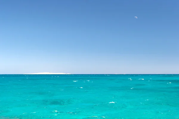 Piękne błękitne morze — Zdjęcie stockowe