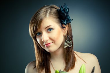 güzel bir kız ile kelebek