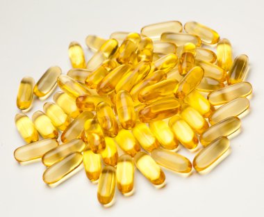 Omega-3 balık yağı kapsülleri şişko