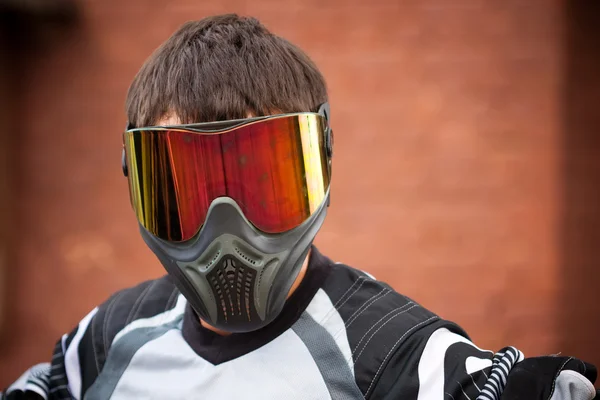 Man wearing a paintball mask — Stock Photo, Image