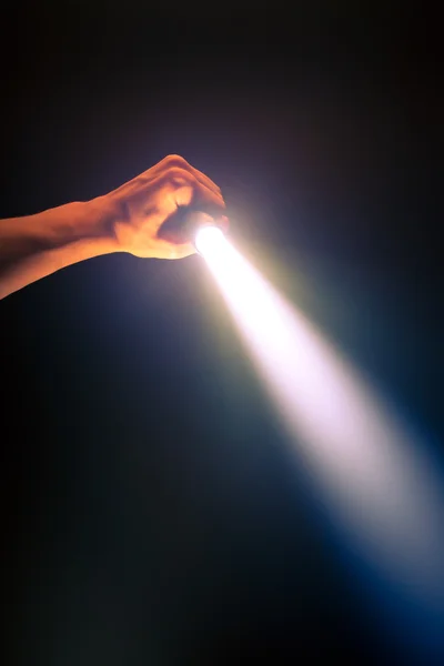 Leuchtende Taschenlampe — Stockfoto