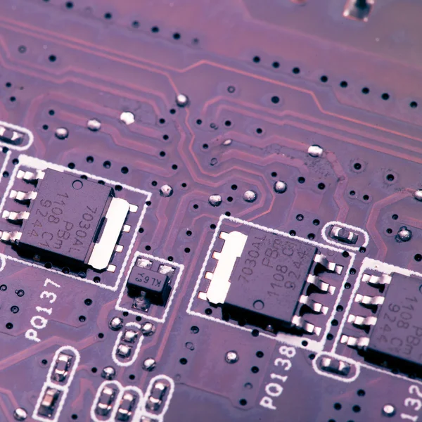 Placa de circuito impreso púrpura —  Fotos de Stock