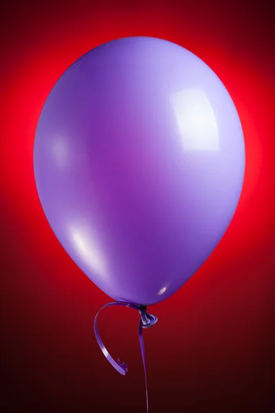 Ünnepi lila hőlégballon — Stock Fotó