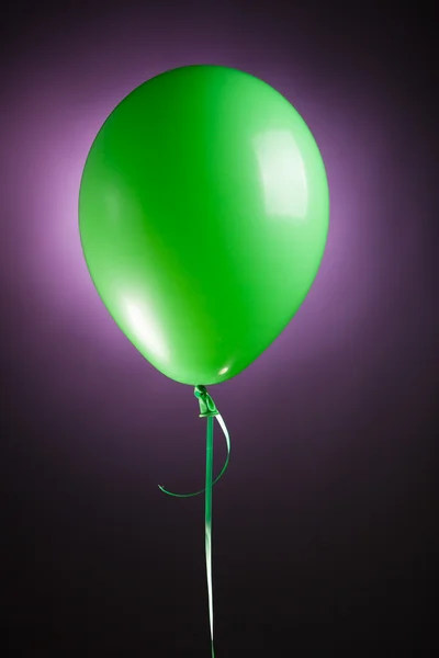 Ünnepi zöld hőlégballon — Stock Fotó