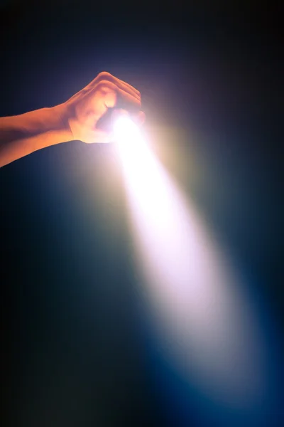 Сяючий кишеньковий ліхтарик — стокове фото