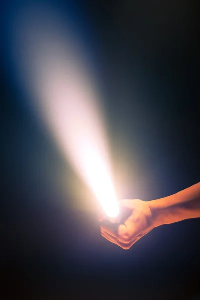 Leuchtende Taschenlampe — Stockfoto