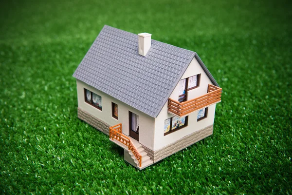 House on green — Stock Photo, Image