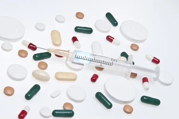 Drugs and syringe. — Stock Photo, Image