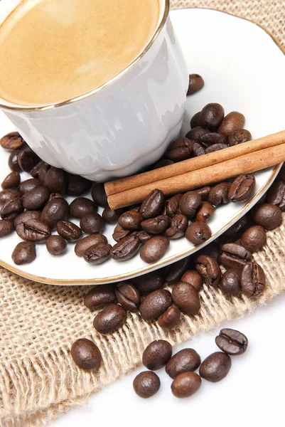 Καφές και ξυλάκια κανέλας. — Φωτογραφία Αρχείου