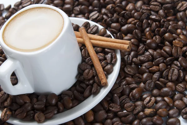 Natura morta con caffè e cannella . — Foto Stock