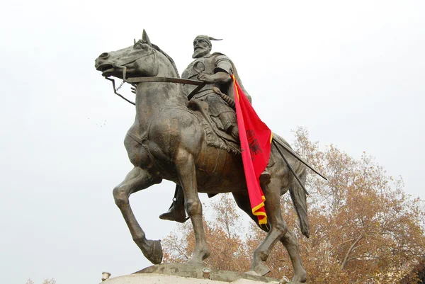 Monumento de skenderbeg en skopje, macedonia — Foto de Stock