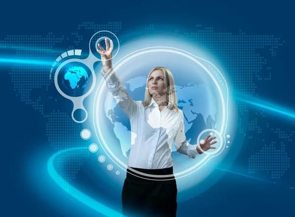 Framtida Globe Interface navigera genom attraktiva blondin (utestående affärer i interiörer - gränssnitt serien) — Stockfoto