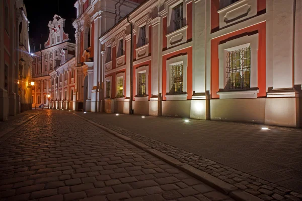 Barokní kostel v Poznani v noci — Stock fotografie