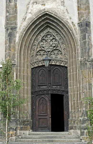 Rosette et portail dans l'église gothique — Photo