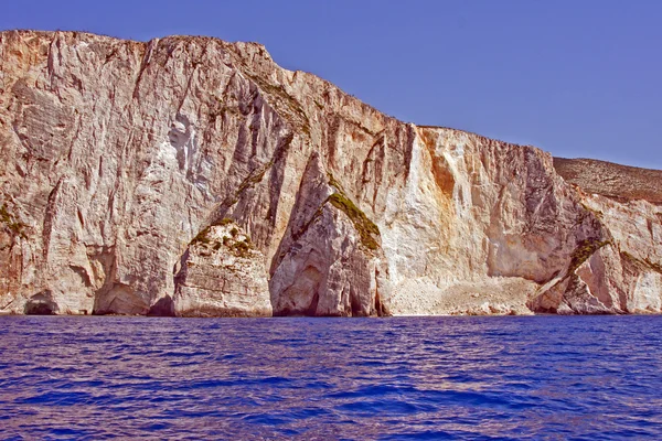 Weißer Felsen an der Küste der Insel Zakynthos — Stockfoto