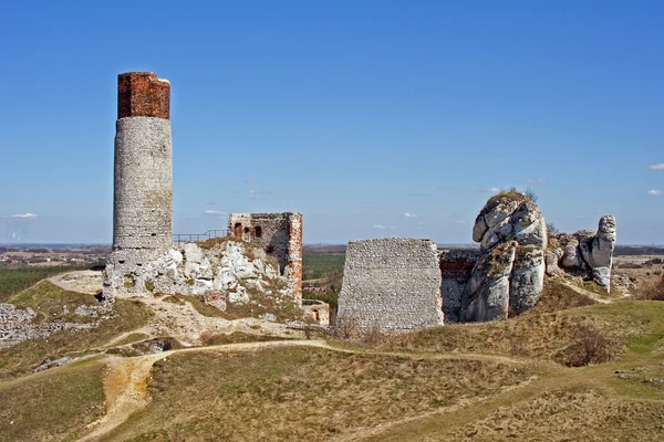 Olsztyn bir kule ile harap Ortaçağ Kalesi — Stok fotoğraf