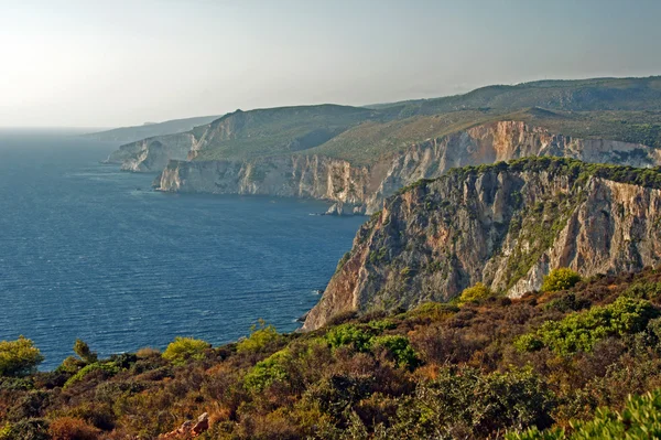 Kusten med cliff i ön zakynthos — Stockfoto