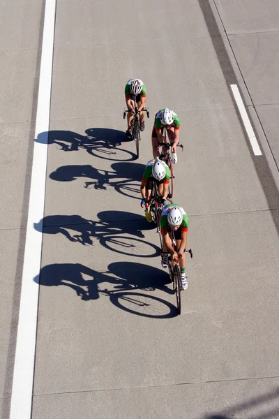 Bisikletçi sırasında zamana karşı yarış — Stok fotoğraf
