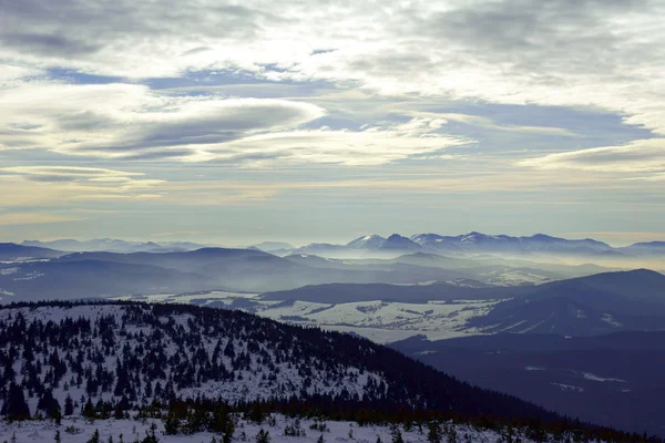 Montagnes en hiver — Photo