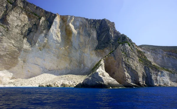 Cliff com praia — Fotografia de Stock