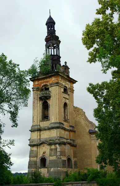 福音派教会塔，波兰的废墟 — 图库照片