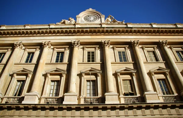 Facade of galleria Eittorio Emanuele 2 — Stock Photo, Image