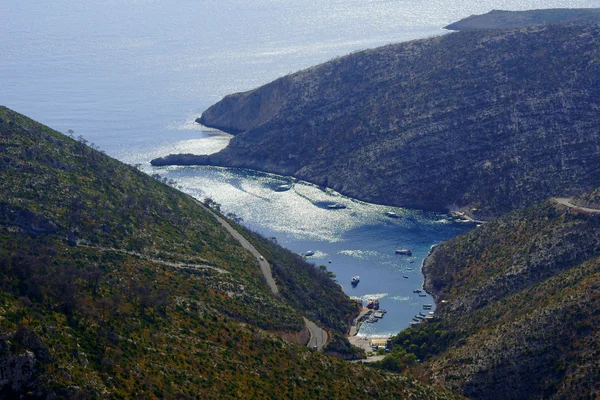 Refugio con barcos en la isla de Zakynthos —  Fotos de Stock