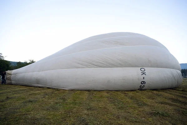 Napełniania balonu z gorącego powietrza — Zdjęcie stockowe