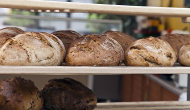 Brot auf Holzbrett