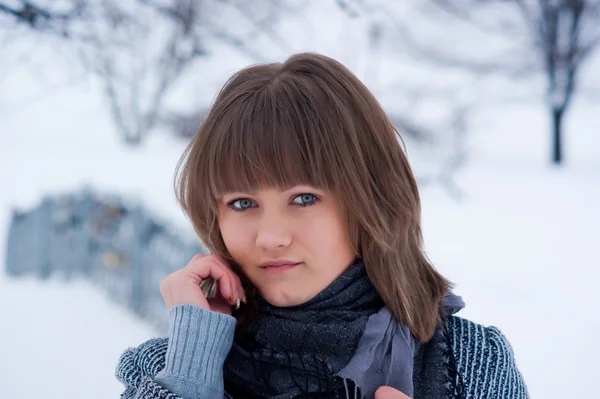 Zimní dívka v kabátě — Stock fotografie