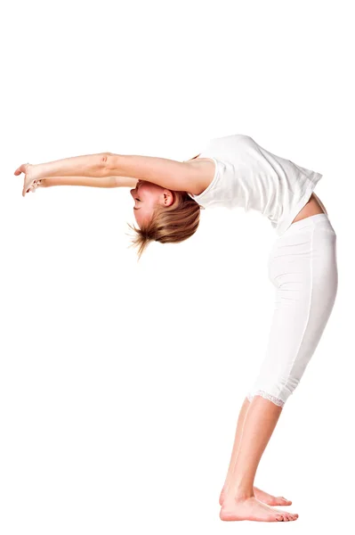 做瑜伽运动的年轻妇女 — 图库照片