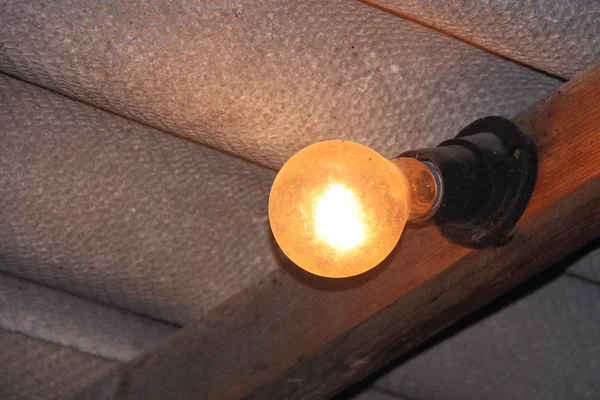 Eski elektrik ampul henüz aydınlatma — Stok fotoğraf