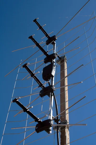 TV-antenn på taket — Stockfoto